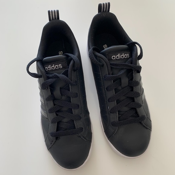 Adidas Sneaker - Picture 1 of 3